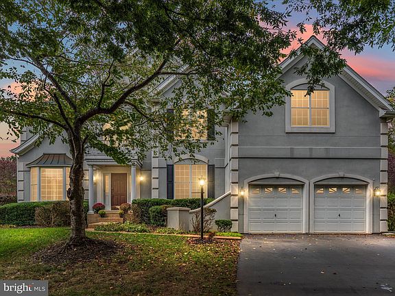 5th image of 15086 Sycamore Hills Pl