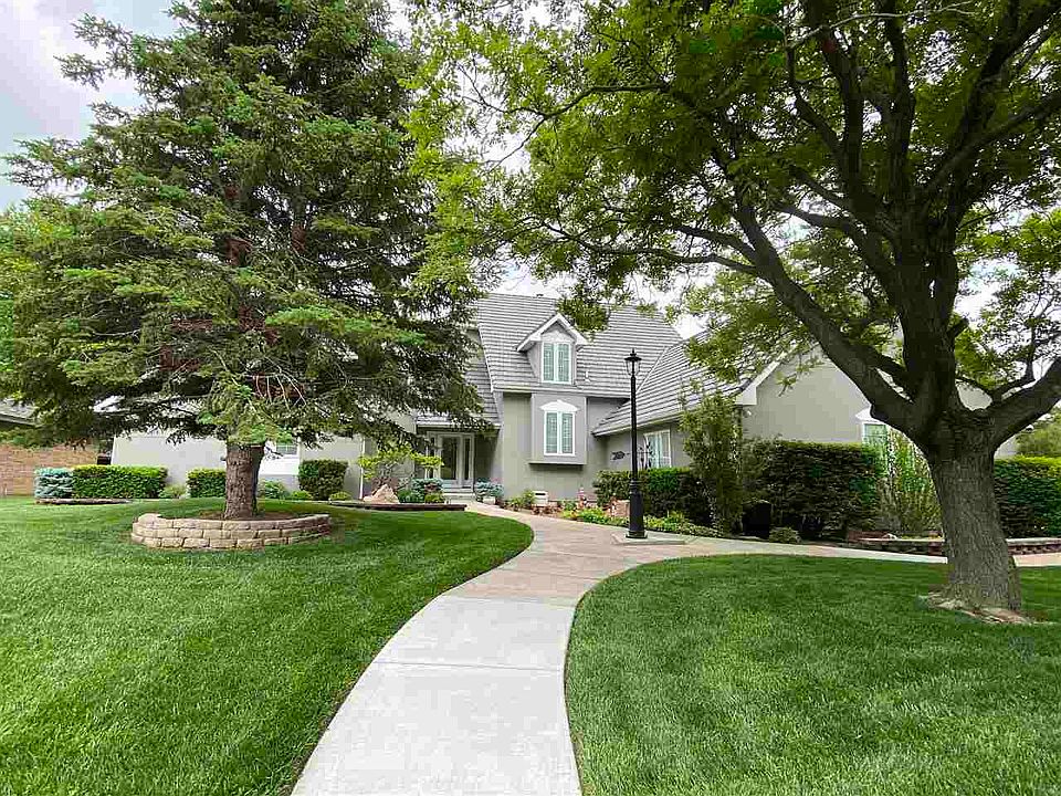 1st image of 916 Club View Dr