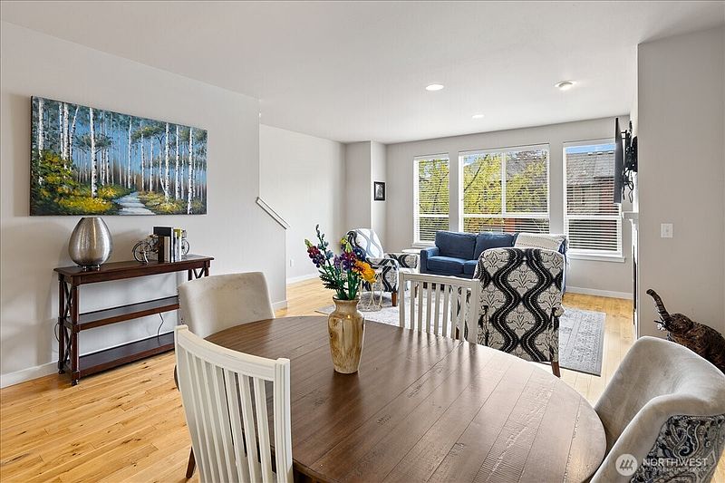 5th image of 16526 2nd Avenue SE