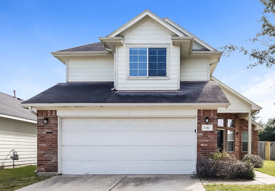 1402 Baychester Ln