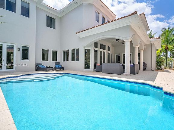 3rd image of 1480 Windjammer Way