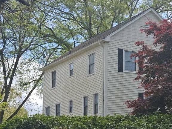 3rd image of 255 Head Ave