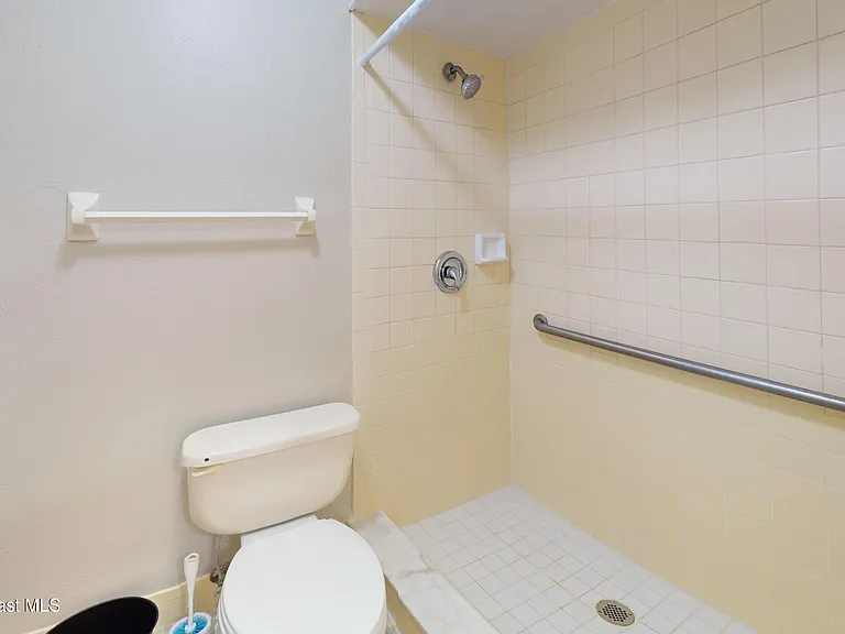 216 Country Club Dr — Photo 30