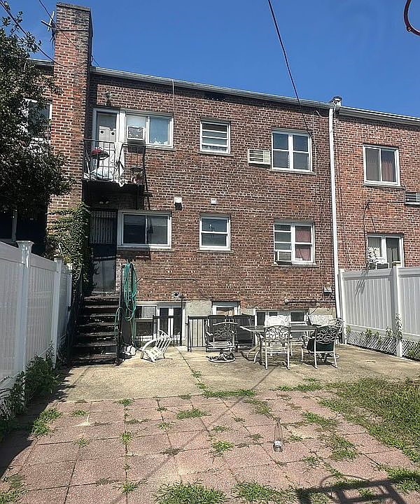 2nd image of 49 Minna St