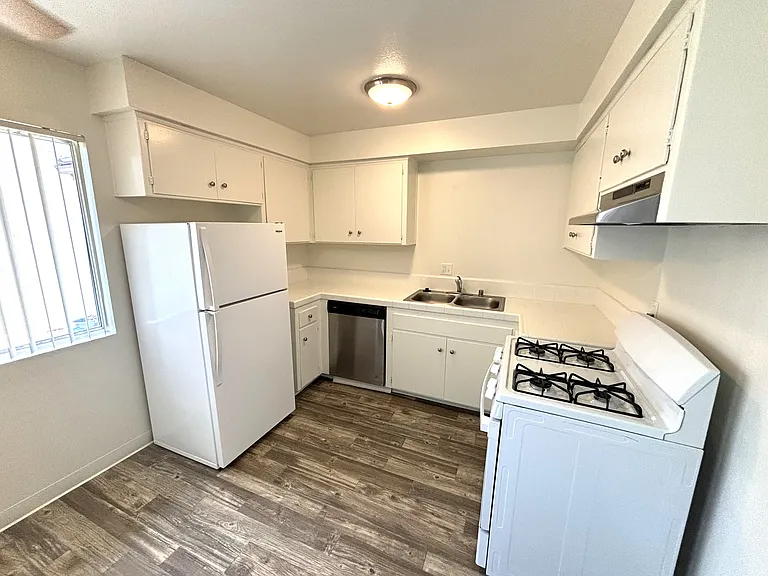 Ranchouse Apartments — Photo 13