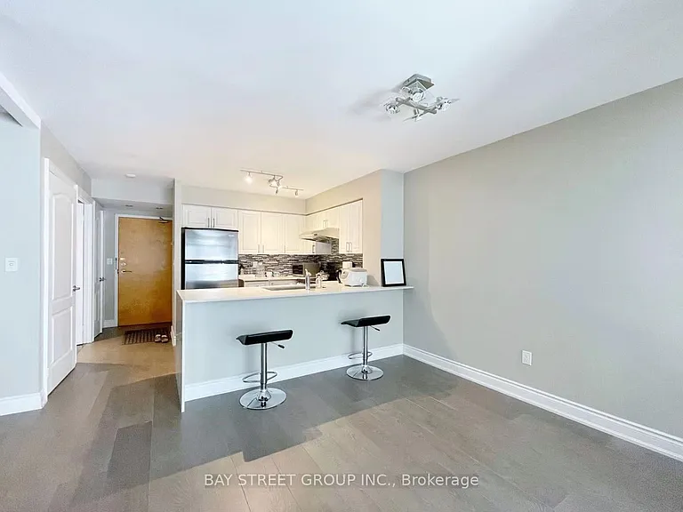 30 Hayden St #405 — Photo 7