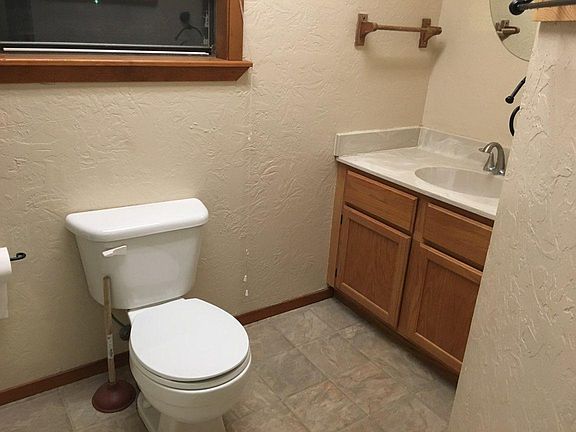4th image of 901 W 14th St #A