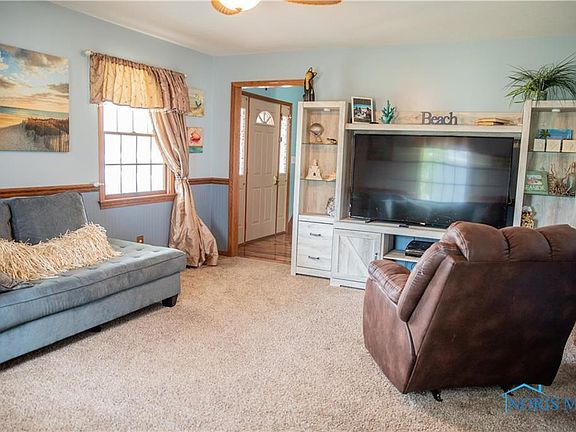 3rd image of 109 Christy Ct