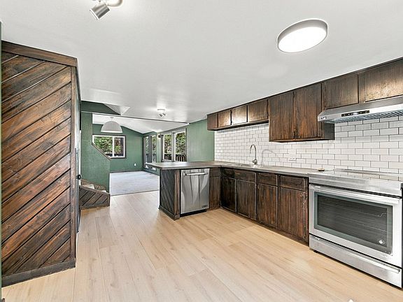 3rd image of 204 Waltonia Rd
