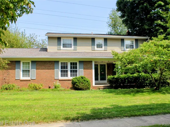 47830 Ben Franklin Dr, Shelby Township, MI 48315