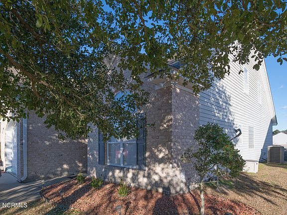 4th image of 1948 Cambria Drive #B