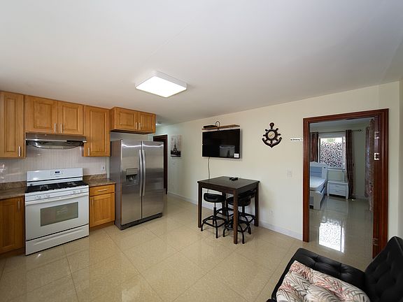 3rd image of 617 7th Ave