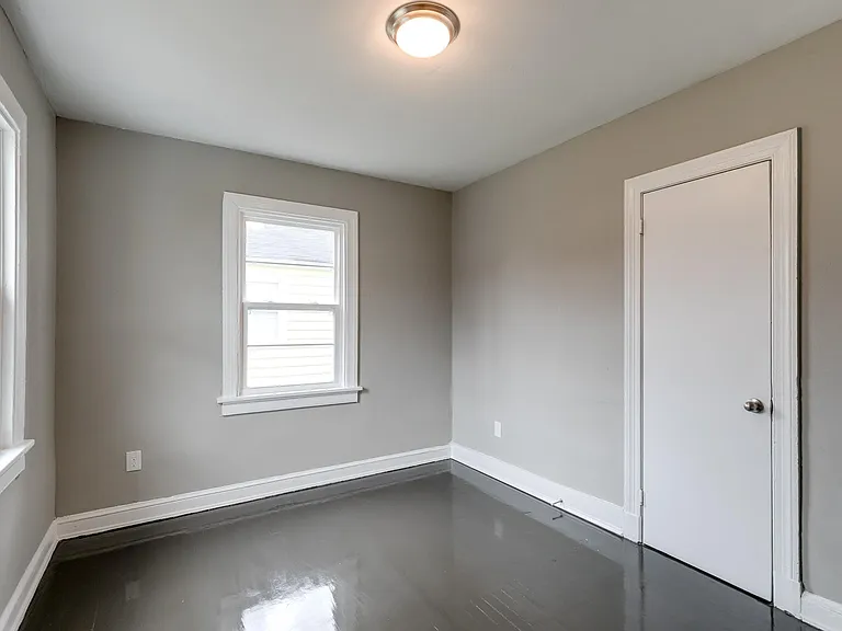 2106 Harwood St — Photo 15