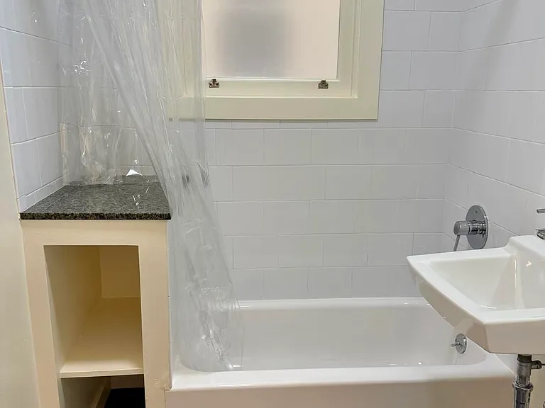 1476 Valencia St #9 — Photo 11