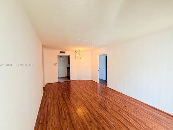 107 Gardens Dr APT 106, Pompano Beach, FL 33069