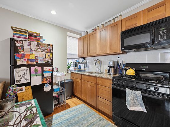 5th image of 2319 Cedar St APT 1