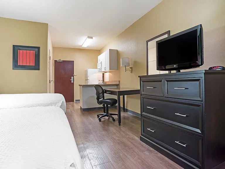 Studio Suite - 2 Full Beds