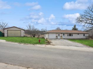 221 Cherry St, Colfax, IA 50054