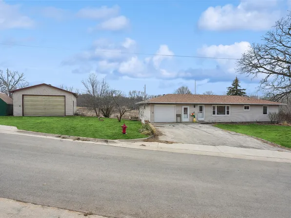 221 Cherry St, Colfax, IA 50054