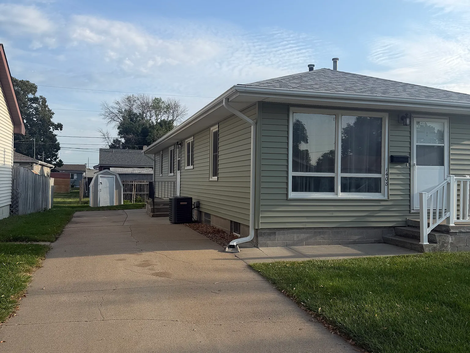 2 bed, 1.5 bath, $1,400 — Photo 2