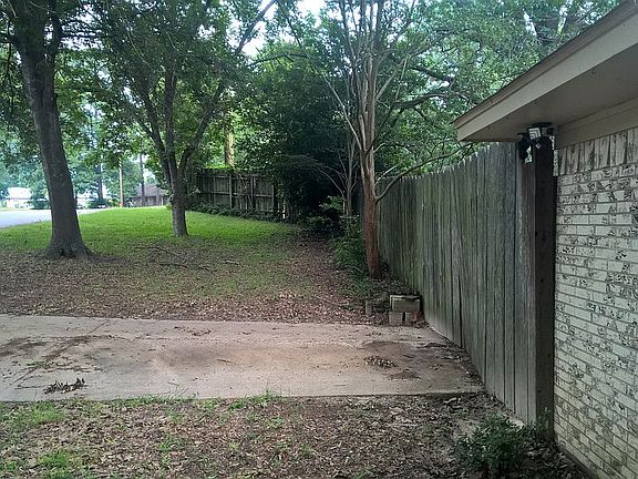 3rd image of 1618 McKewen Dr