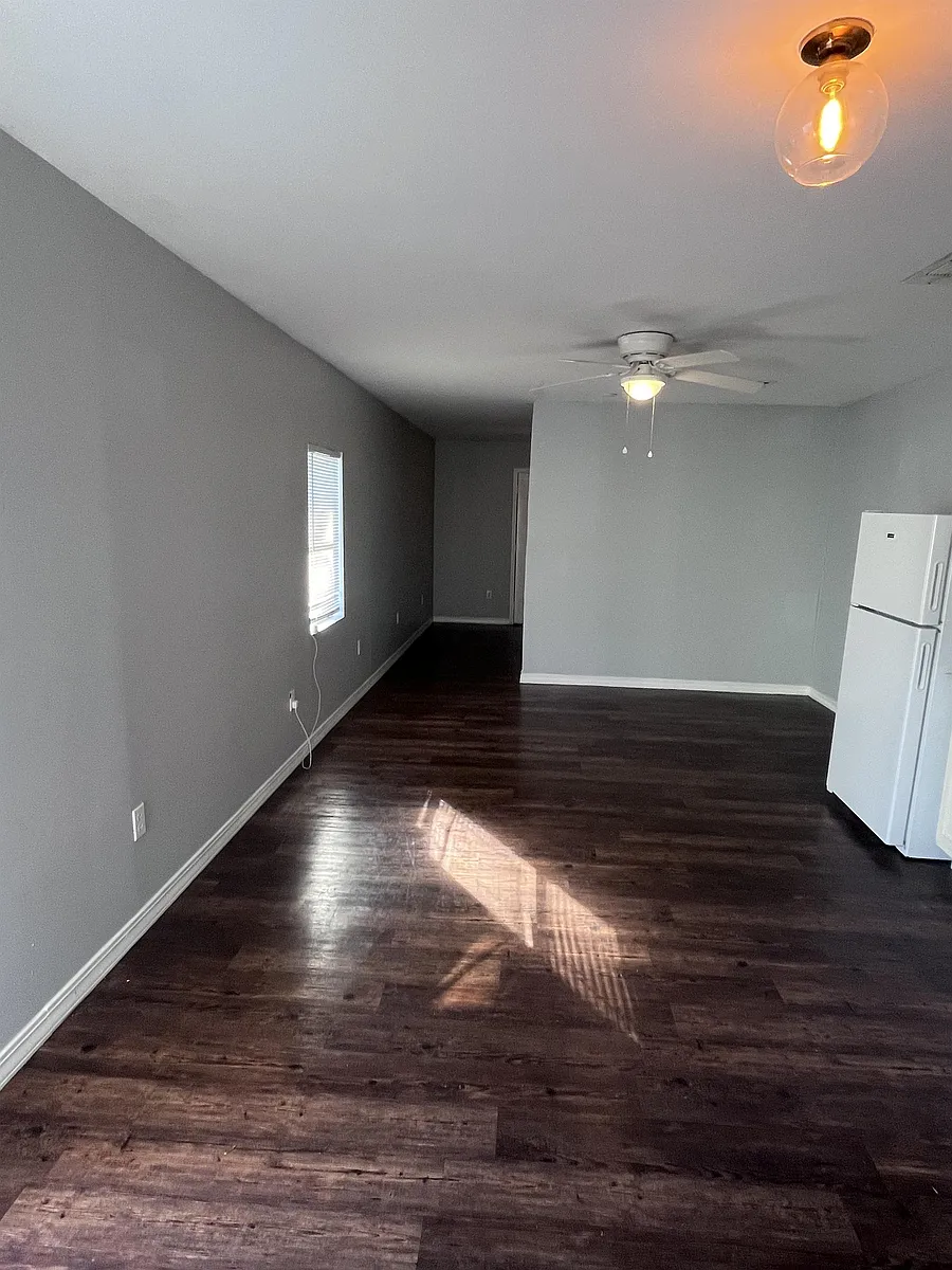 Building Photo - 800 Mamie St #4