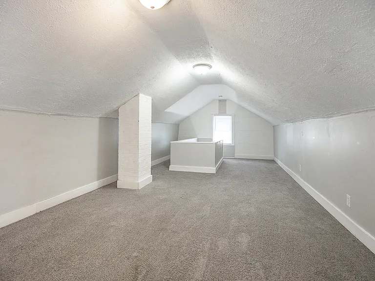 21871 Priday Ave — Photo 15