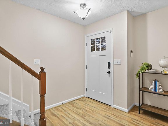 3rd image of 1182 Fairchild Ave