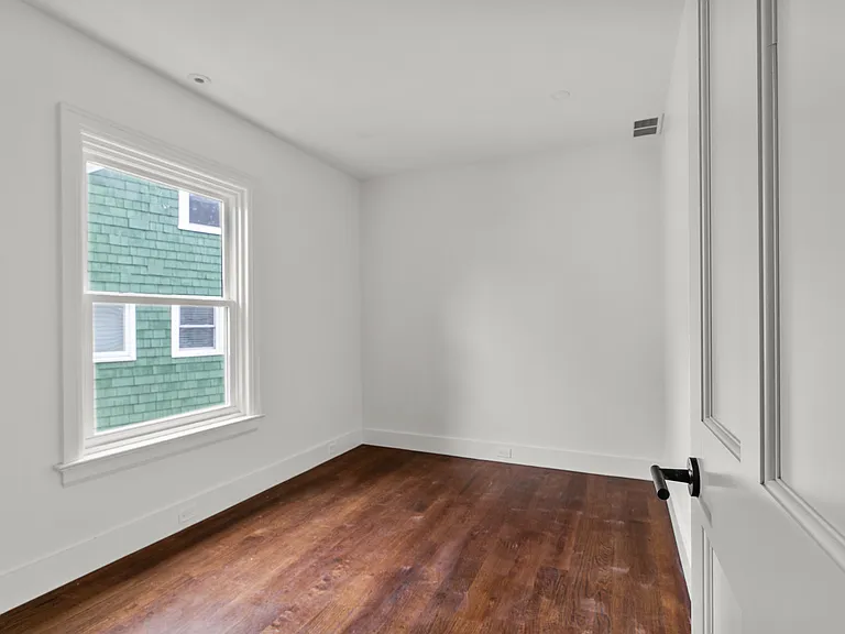 8 Cross St #2 — Photo 11
