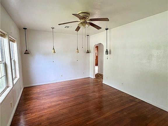 5th image of 1900 Home Cir