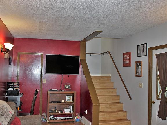 3rd image of 505 Lincoln St