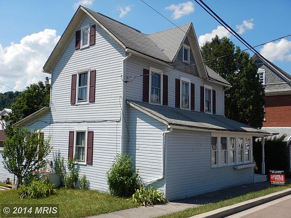 5th image of 831 1st Ave