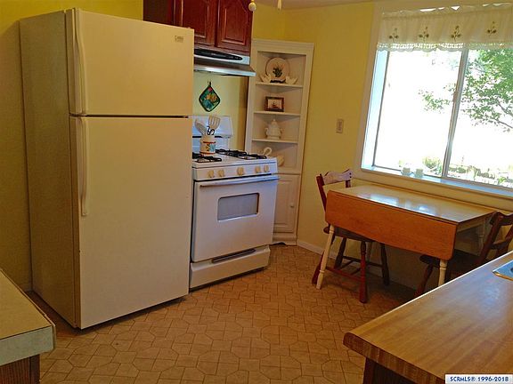 3rd image of 4 Menges Ln