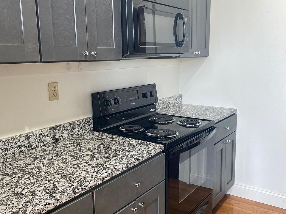 1st image of 107 N Main St #1