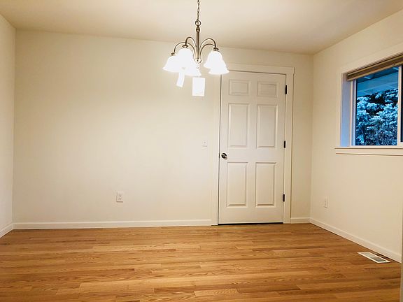 3rd image of 12431 SE 28th Pl