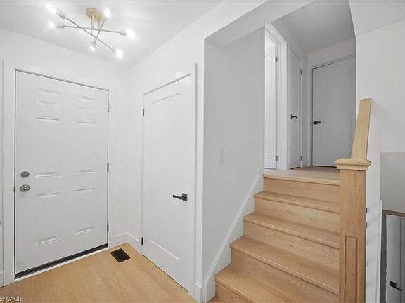 3rd image of 78 Cromwell Cres