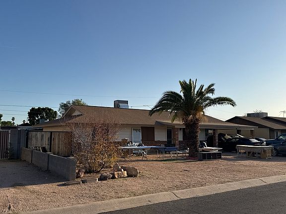3rd image of 581 W 21st Ave