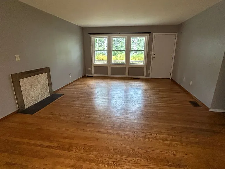 1904 N Oak Ln — Photo 7