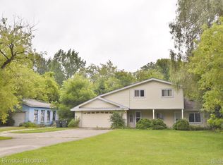 901 Laird St, Lake Orion, MI 48362