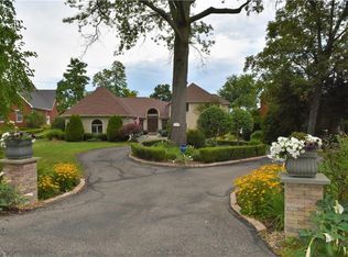 31922 Lake Rd, Avon Lake, OH 44012