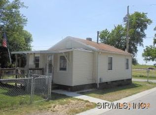 452 Ashlock Ave, Wood River, IL 62095