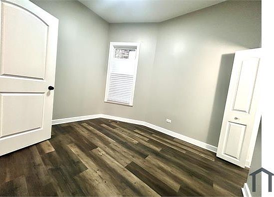 3rd image of 6712 S Parnell Ave Fl 1