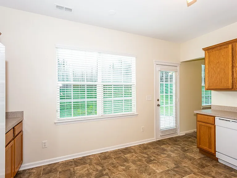 6827 Blake Brook Dr — Photo 10