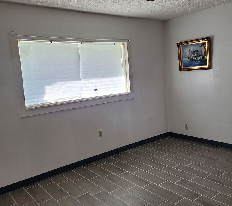 2nd image of 608 S Old Corry Field Rd