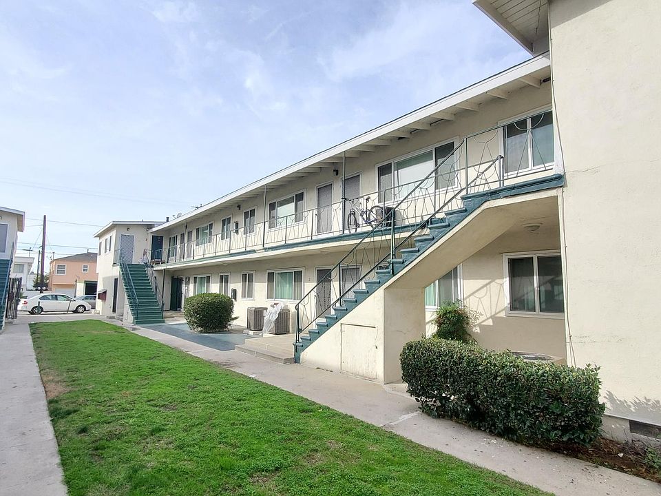 1st image of 631 Sgrevillea Ave #1