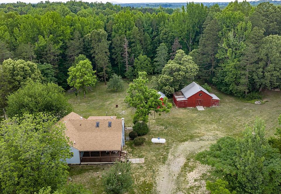 1st image of 733 Campbell Crossing Rd