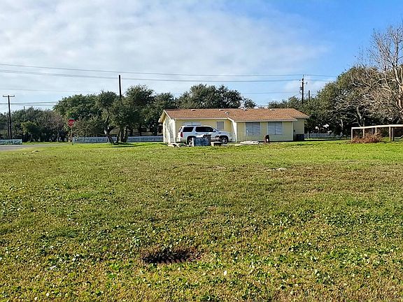 3rd image of 1229 S Live Oak St