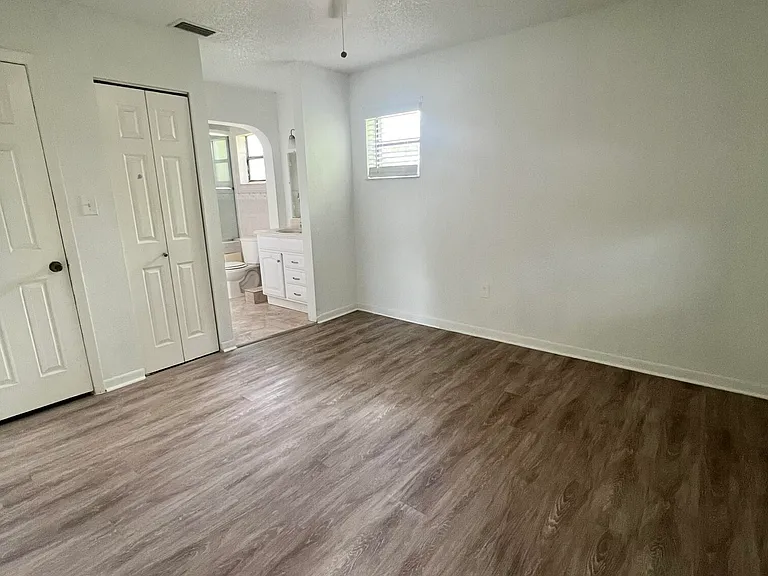 6061 Shakerwood Cir #201 — Photo 9