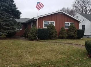 607 W 10th St, Sterling, IL 61081