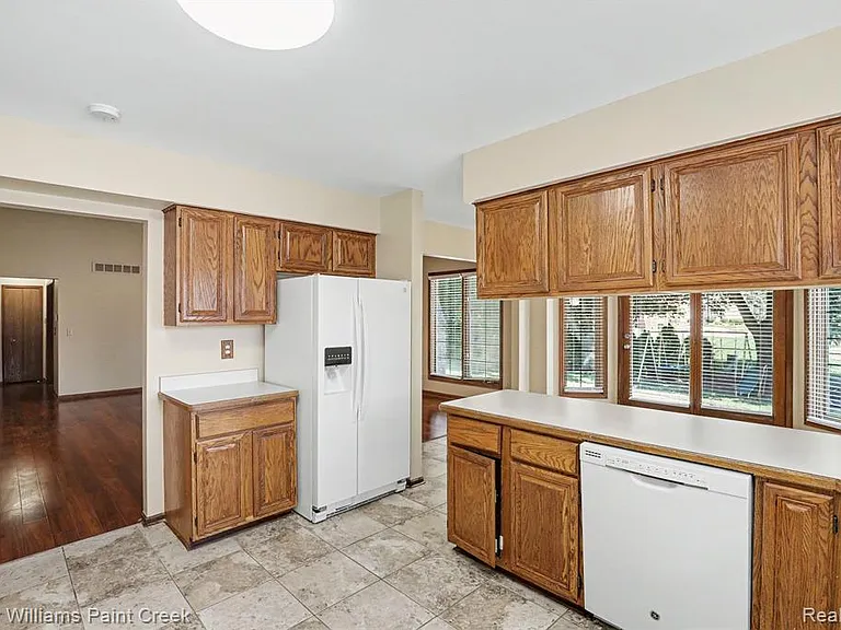 4847 Bayleaf Dr — Photo 6